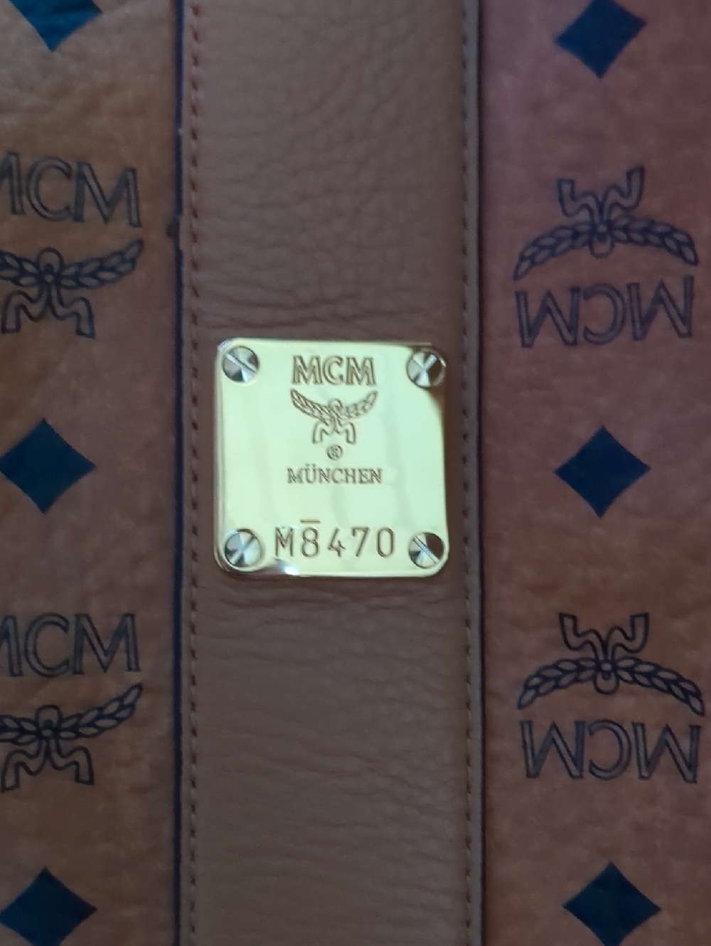 🧡MCM Cognac Monogram Tote with Gold Hardware. AUTHENTIC 🧡🧡 - Picture 7 of 16